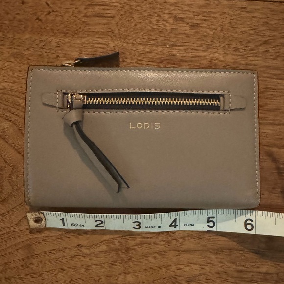 NWOT Lodis Leather medium Ellie Wallet 
RFID Protection - Picture 5 of 6